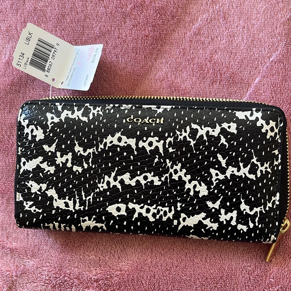 Coach wallet black and white